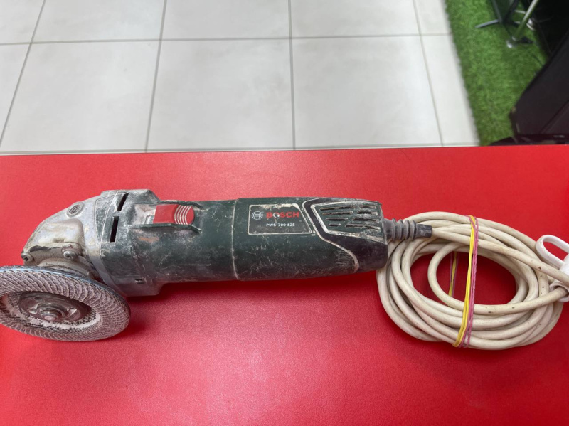 Болгарка Bosch PWS 700-115
