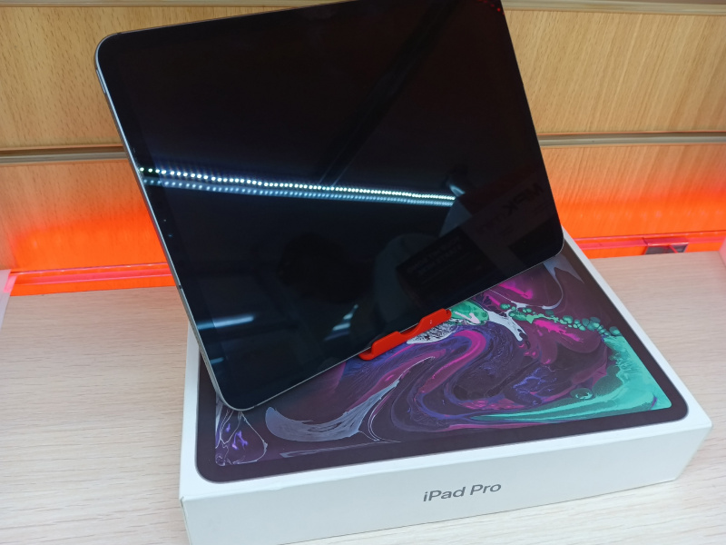 Планшет Apple iPad Pro 11 (1-го поколения) (2018)