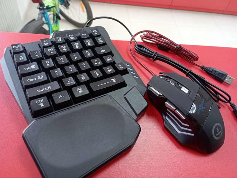 Клавиатура 404 NOT FOUND Игровая клавиатура и мышь для телефона