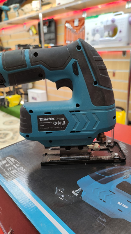 Электролобзик Makita JV102DZ