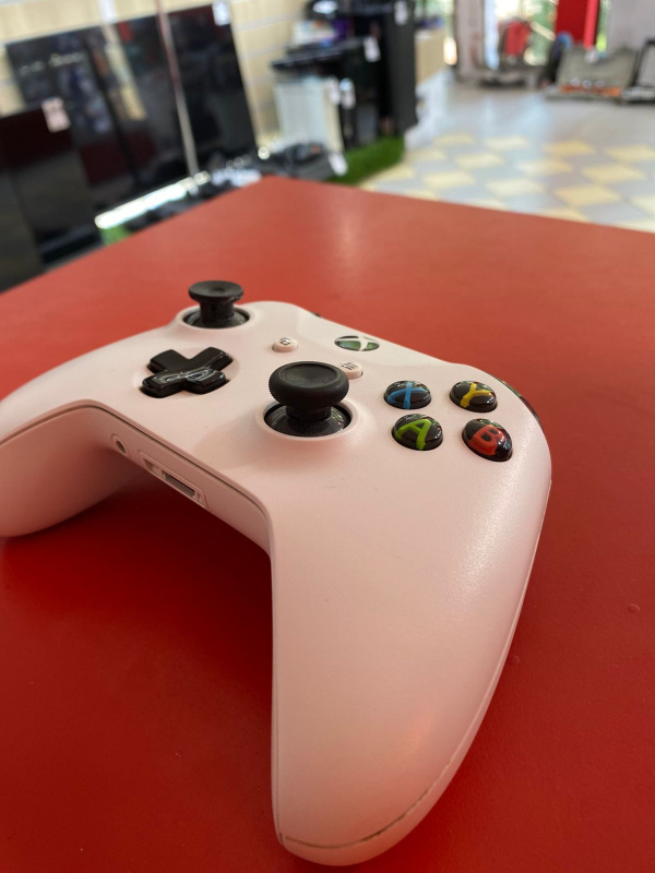 WIRELESS CONTROLLER Xbox One