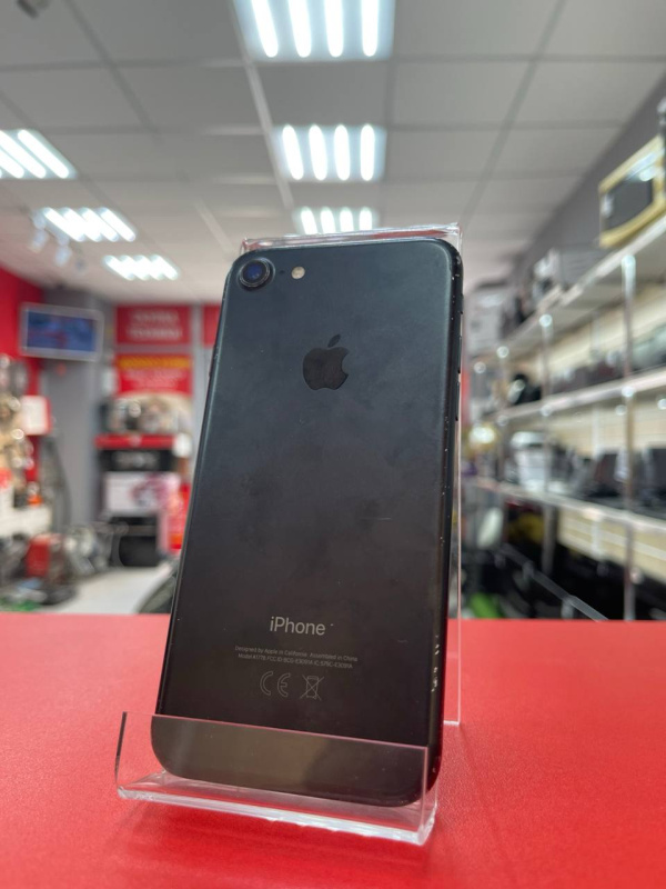 Мобильный телефон Apple iPhone 7
