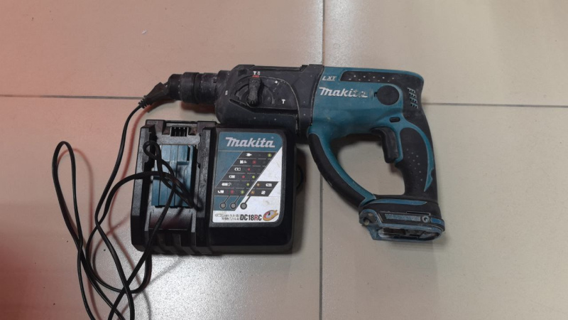 Перфоратор Makita dhr202rf lxt 18v